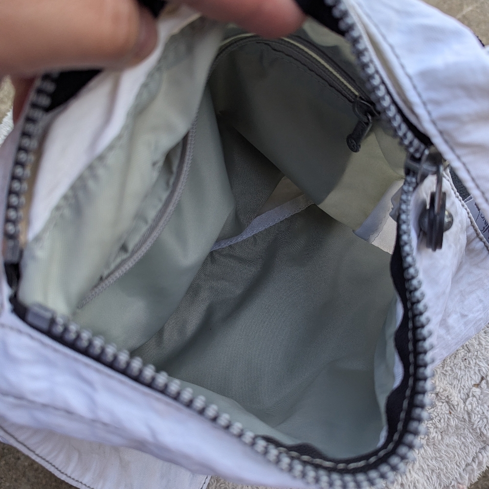 NWOT Kipling White Black Trim Crossbody Large Bag - Picture 5 of 7